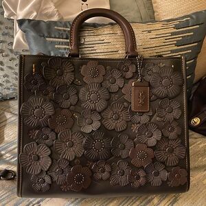 Coach Tea Rose 30 Colorblock V5/Black Multi (Oxblood)